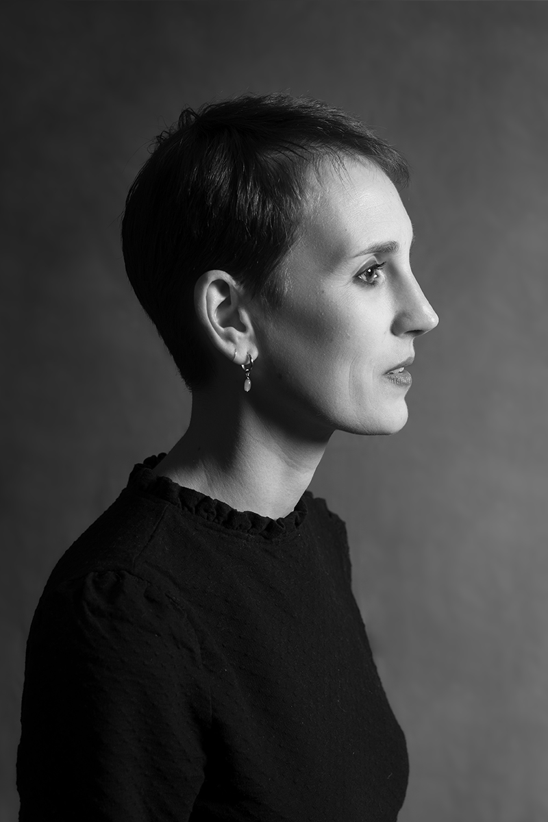 Portraits-aux-cheveux-courts-01